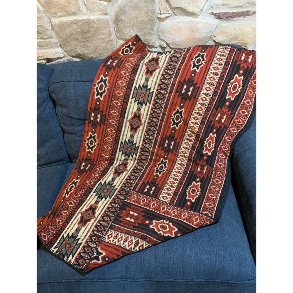 Huntingdon Mills Fleecey Throw Blanket Burgundy Black Print 56 x 62"